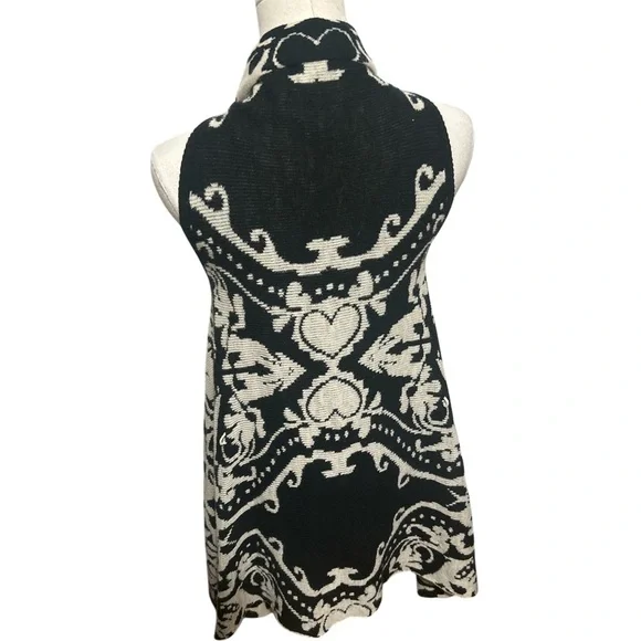 BCBGMAXAZRIA Black Ivory Tapestry Knit Vest Small | Layered Heritage Chic - Picture 4 of 7